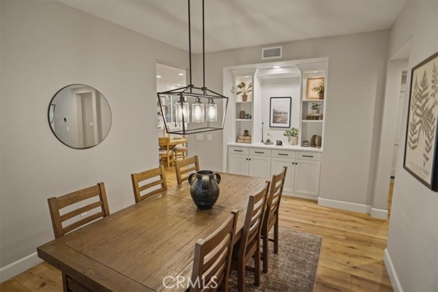 Detail Gallery Image 5 of 43 For 28211 Lorita Ln, Saugus,  CA 91350 - 5 Beds | 2/1 Baths