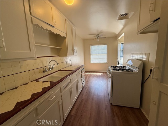 637 Brookside, Redlands CA: https://media.crmls.org/medias/10abe067-89af-4ff4-b2ad-fc95732bb789.jpg