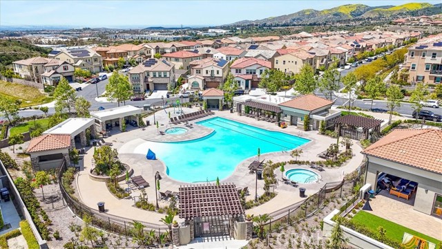 Detail Gallery Image 10 of 50 For 1901 Aliso Canyon Dr, Lake Forest,  CA 92610 - 5 Beds | 4 Baths