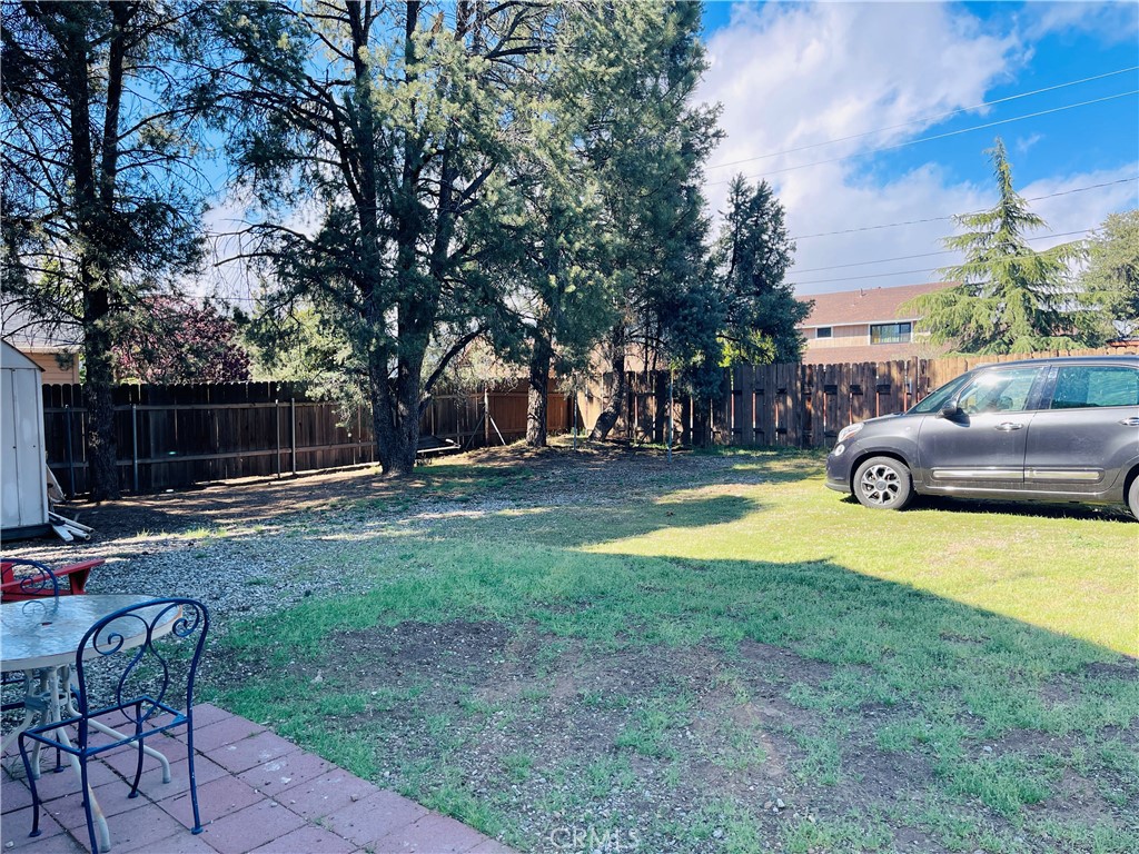 https://media.crmls.org/medias/10ac804d-111a-4d96-9436-1142c66f5440.jpg?preset=X-Large