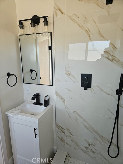 Detail Gallery Image 13 of 19 For 13100 Skiomah, Apple Valley,  CA 92308 - 3 Beds | 2 Baths