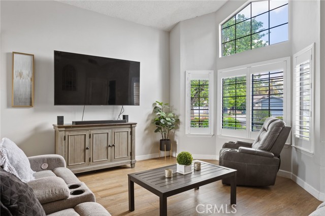 7209 Copper Creek Way, Bakersfield CA: https://media.crmls.org/medias/10acedc4-673e-4abc-bdf8-ebc1b8e17efc.jpg