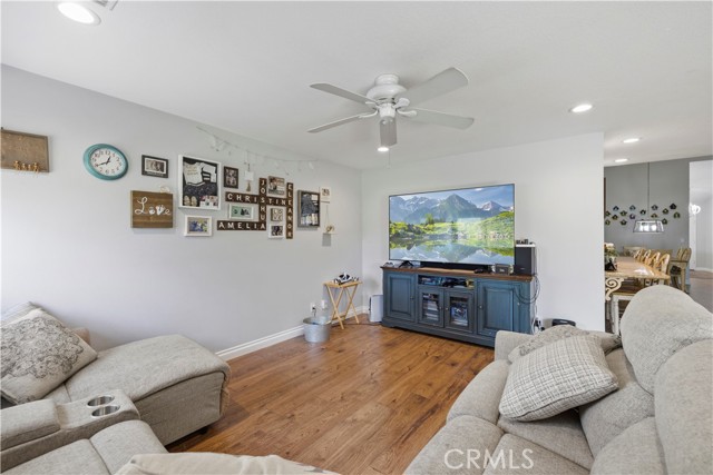 Detail Gallery Image 23 of 54 For 28442 Alder Peak, Canyon Country,  CA 91387 - 5 Beds | 3 Baths