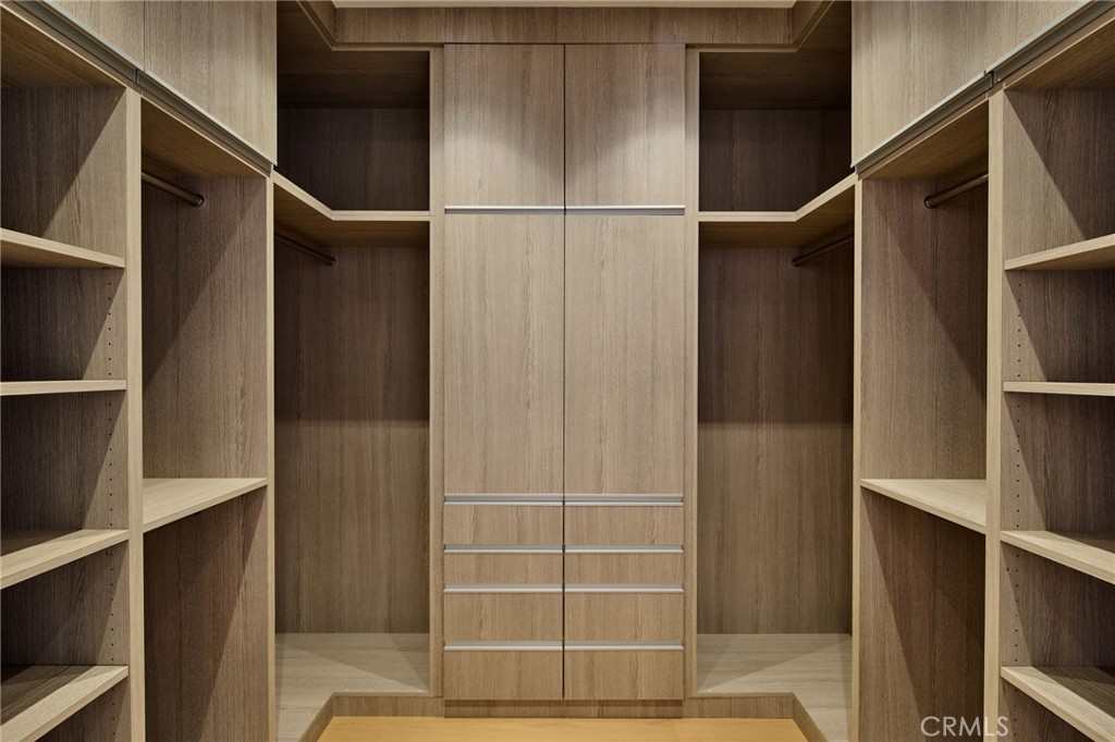 MLS #OC25242053 image #24