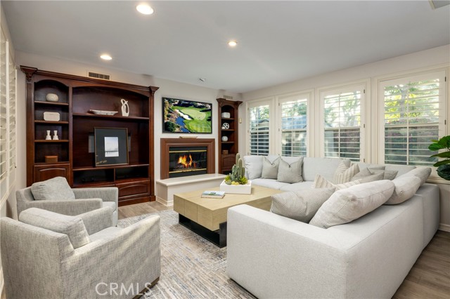 Detail Gallery Image 13 of 45 For 6471 Frampton Cir, Huntington Beach,  CA 92648 - 5 Beds | 4/1 Baths