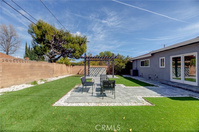 Detail Gallery Image 37 of 51 For 19847 Arminta St, Winnetka,  CA 91306 - 5 Beds | 3 Baths