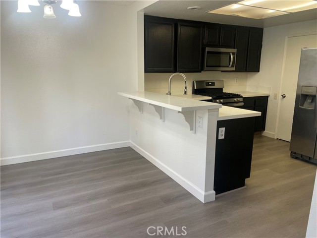 Detail Gallery Image 4 of 15 For 19003 Canyon Cir Dr, Lake Forest,  CA 92679 - 3 Beds | 2/1 Baths