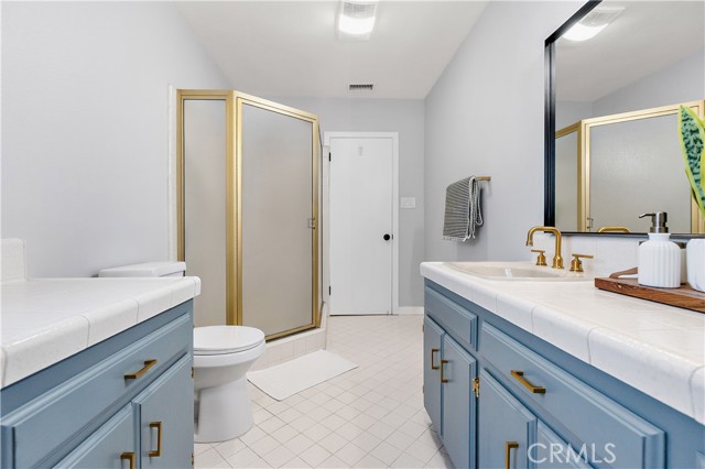Detail Gallery Image 32 of 75 For 12748 Paramount Bld, Downey,  CA 90242 - 6 Beds | 3 Baths