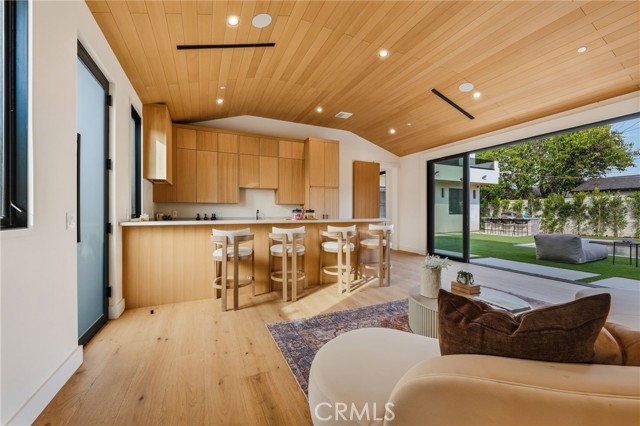 Detail Gallery Image 33 of 36 For 16252 Addison St, Encino,  CA 91436 - 7 Beds | 7/1 Baths