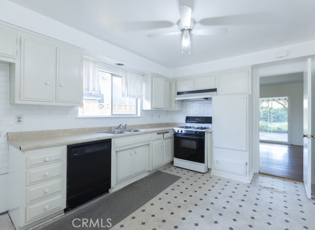 Detail Gallery Image 3 of 20 For 7451 Blackhawk, Buena Park,  CA 90620 - 3 Beds | 2 Baths