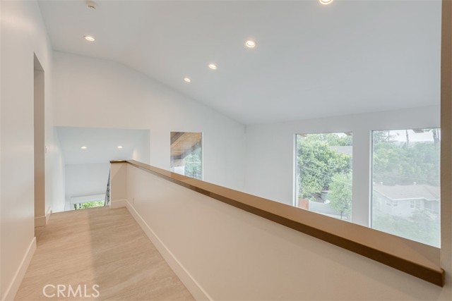 11354 Sunshine Terrace, Studio City CA: https://media.crmls.org/medias/10b3d8a3-95bb-4b4e-bee7-2a4a15aa4b02.jpg