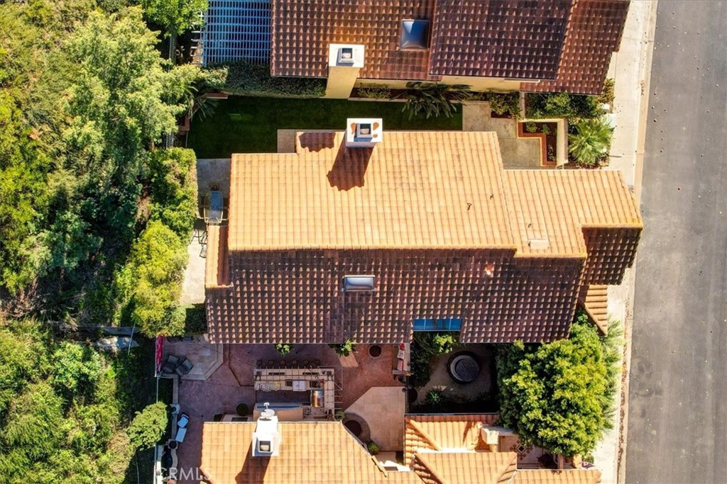 https://media.crmls.org/medias/10b4155c-11ca-4c92-ba7e-a0d5314ff851.jpg?preset=X-Large