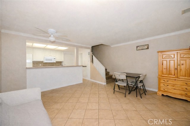 Detail Gallery Image 7 of 20 For 1460 Kendall Dr #59,  San Bernardino,  CA 92407 - 3 Beds | 2 Baths