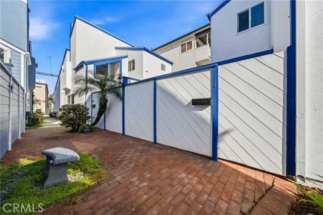 Detail Gallery Image 12 of 58 For 820 W Balboa Bld, Newport Beach,  CA 92661 - 5 Beds | 4/2 Baths