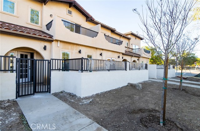 Detail Gallery Image 1 of 43 For 5526 E Los Angeles Ave #4,  Simi Valley,  CA 93063 - 3 Beds | 2/1 Baths