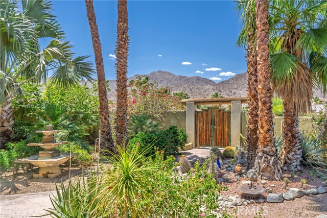 54030 Eisenhower Drive, La Quinta CA: https://media.crmls.org/medias/10b58e63-4ead-48a5-8646-a22f79e231c9.jpg