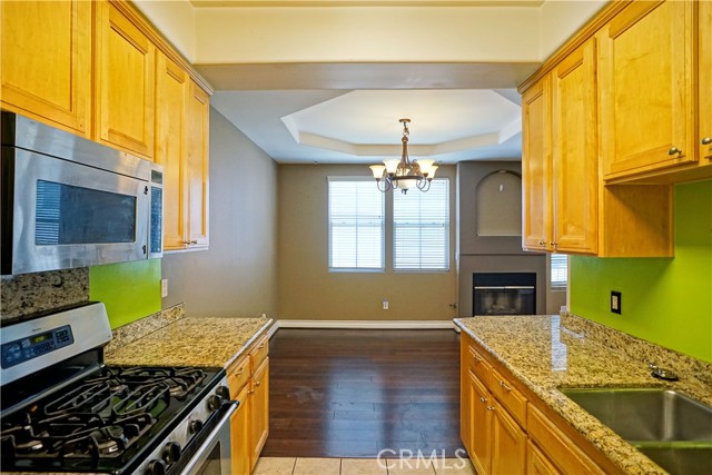 10623 Moorpark photo 15