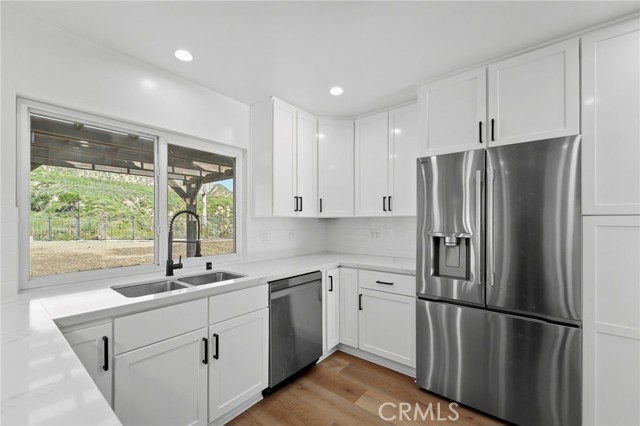 Detail Gallery Image 10 of 40 For 13047 Garris, Granada Hills,  CA 91344 - 4 Beds | 3 Baths