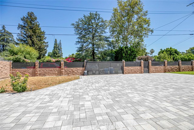 17800 Raymer Street, Sherwood Forest CA: https://media.crmls.org/medias/10b82189-ac9e-4e43-8545-c1c709f937f8.jpg