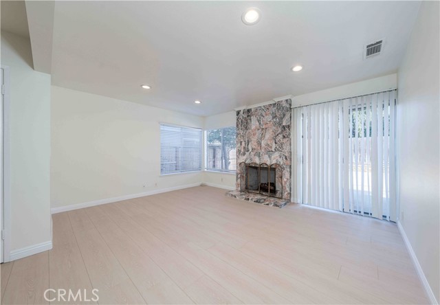 Detail Gallery Image 3 of 31 For 4 Carrol Ave, Irvine,  CA 92614 - 4 Beds | 2/1 Baths