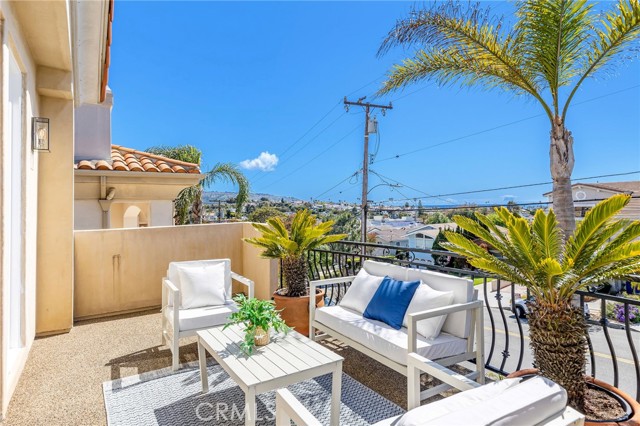 220 S Juanita Avenue, Redondo Beach, California 90277, 4 Bedrooms Bedrooms, ,2 BathroomsBathrooms,Residential,Sold,S Juanita Avenue,SB23063557