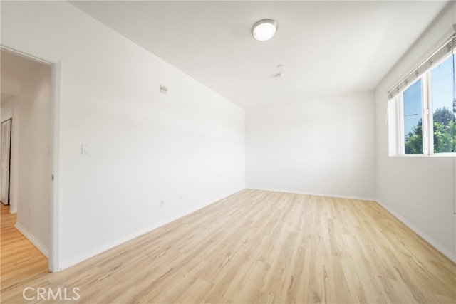 13941 Sherman Way, Van Nuys CA: https://media.crmls.org/medias/10b89b87-f380-4287-9830-aee85a94ed48.jpg