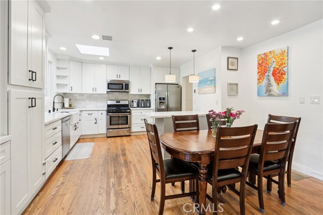 18937 Sylvan Street photo 13