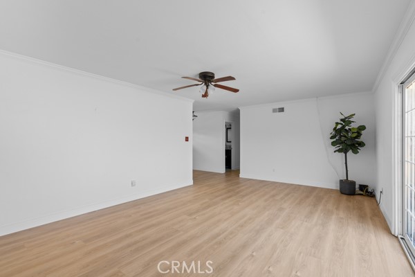 https://media.crmls.org/medias/10b987c7-0d80-46f0-9e35-27a27e2259f9.jpg?preset=X-Large