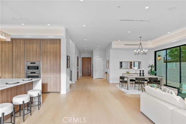 Detail Gallery Image 6 of 57 For 4532 Katherine, Sherman Oaks,  CA 91423 - 6 Beds | 6/1 Baths