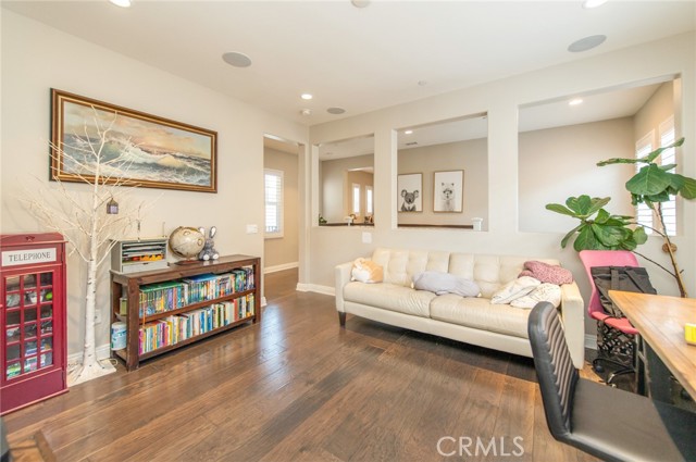 Image 33 of 66 For 220 Barnes  