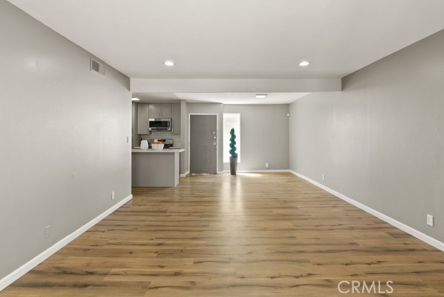 Detail Gallery Image 13 of 34 For 18620 Hatteras Street #223,  Tarzana,  CA 91356 - 3 Beds | 2 Baths