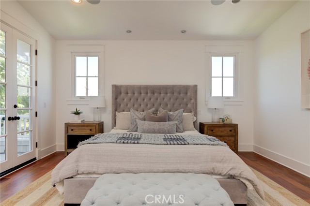 647 15th Street, Manhattan Beach, California 90266, 5 Bedrooms Bedrooms, ,4 BathroomsBathrooms,Residential,Sold,15th,SB21178358