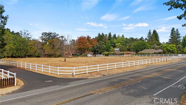 Detail Gallery Image 6 of 15 For 875 El Monte Ave, Chico,  CA 95928 - 3 Beds | 2 Baths
