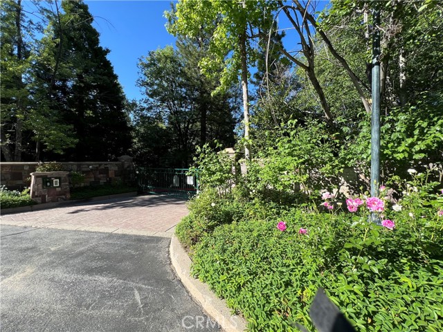 27453 North Bay Road, Lake Arrowhead CA: https://media.crmls.org/medias/10ba6494-51a8-4a89-b939-96b5579d6fa6.jpg