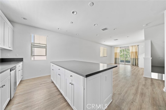 Detail Gallery Image 18 of 33 For 143 Frame, Irvine,  CA 92618 - 3 Beds | 3/1 Baths