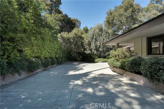 Detail Gallery Image 5 of 67 For 16700 Bosque Dr, Encino,  CA 91436 - 3 Beds | 2/1 Baths