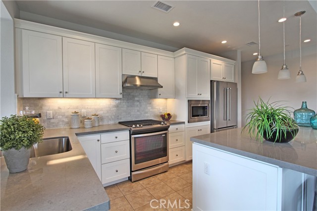 Detail Gallery Image 11 of 12 For 248 Bishop Landing, Irvine,  CA 92620 - 2 Beds | 2 Baths