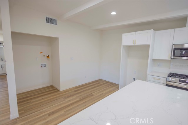 Detail Gallery Image 6 of 48 For 2122 W 10th St, Santa Ana,  CA 92703 - – Beds | – Baths