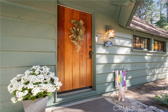 Detail Gallery Image 6 of 69 For 840 Coyote Walk, Lake Arrowhead,  CA 92352 - 4 Beds | 3 Baths