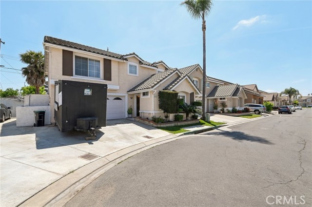 220 S Linhaven Circle, Anaheim CA: https://media.crmls.org/medias/10be8469-f99e-4308-a108-aa0a637acc8e.jpg