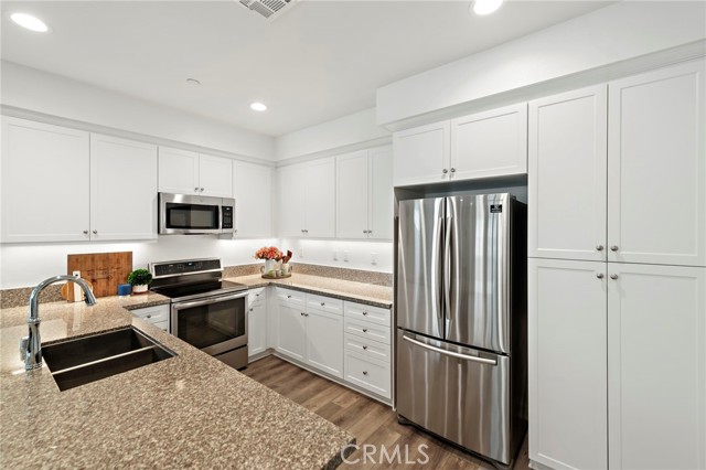 Detail Gallery Image 12 of 28 For 163 Pinkerton Ln, La Habra,  CA 90631 - 2 Beds | 2/1 Baths