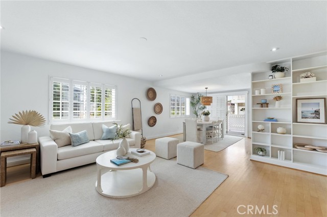 Detail Gallery Image 5 of 36 For 1421 12th St #1,  Manhattan Beach,  CA 90266 - 2 Beds | 2/1 Baths