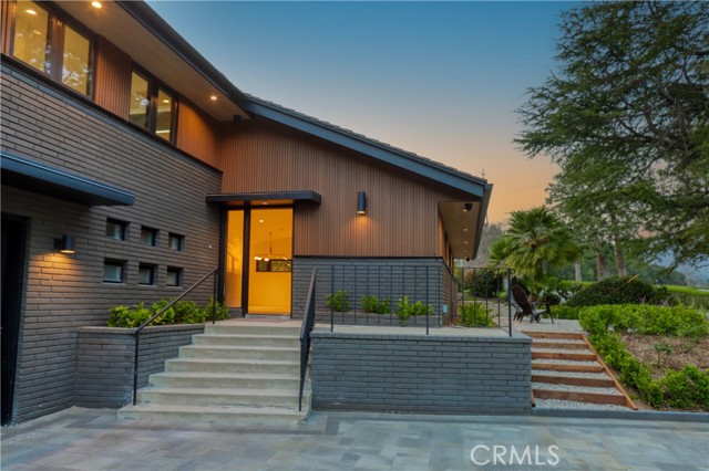 Detail Gallery Image 70 of 74 For 3221 Country Club Dr, Glendale,  CA 91208 - 4 Beds | 3/1 Baths