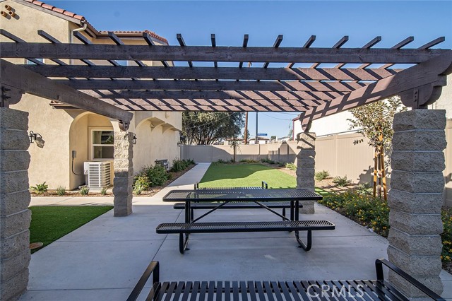 Detail Gallery Image 6 of 23 For 961 E Phillips Bld #3,  Pomona,  CA 91766 - 3 Beds | 3 Baths