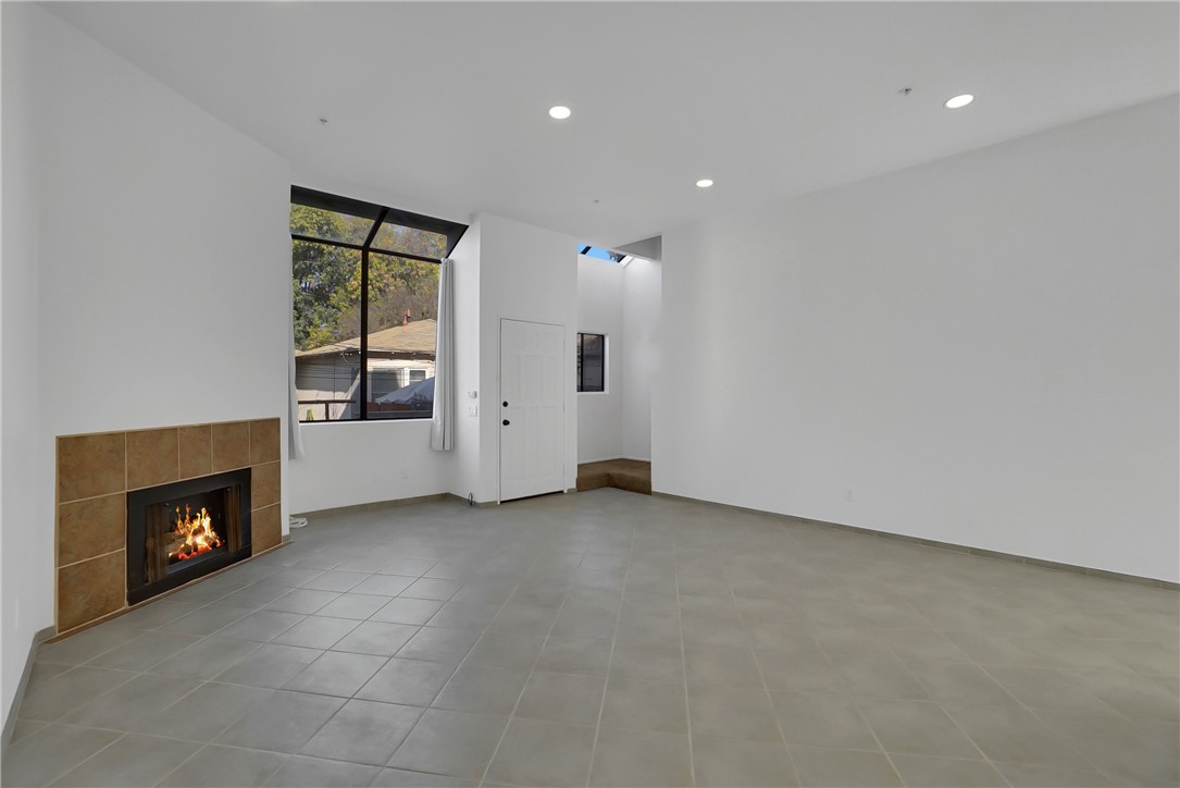 Detail Gallery Image 6 of 32 For 657 S Marengo Ave #7,  Pasadena,  CA 91106 - 3 Beds | 2/1 Baths