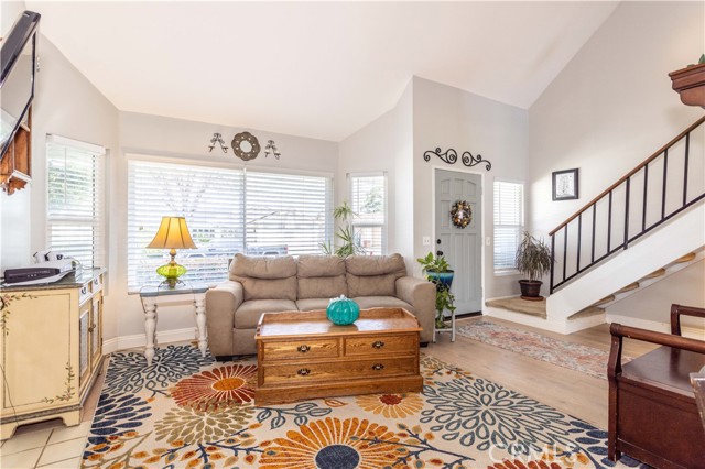 28138 Florence Lane, Canyon Country CA: https://media.crmls.org/medias/10c1afae-584c-44c9-b0b9-887ec0fe0000.jpg