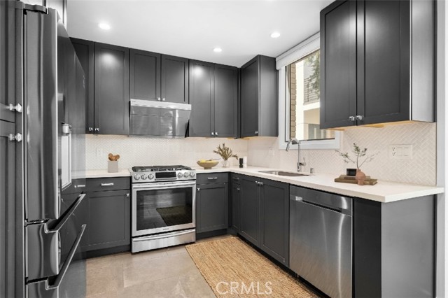 Detail Gallery Image 2 of 54 For 125 Hurlbut St #108,  Pasadena,  CA 91105 - 2 Beds | 2 Baths