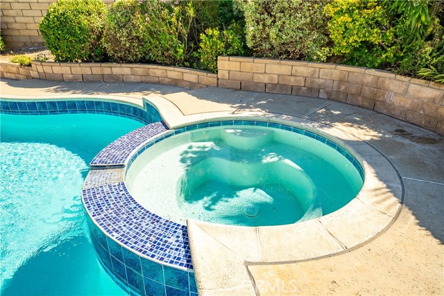 28852 Woodside Drive, Saugus CA: https://media.crmls.org/medias/10c26e12-cbb7-459e-b405-0e646c458a22.jpg