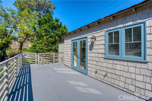 2515 Laguna Canyon Road, Laguna Beach CA: https://media.crmls.org/medias/10c28f93-b4f7-478a-9360-18ed6ae64017.jpg