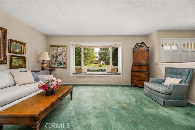 Detail Gallery Image 8 of 31 For 1142 Appian, Santa Ana,  CA 92705 - 4 Beds | 3 Baths